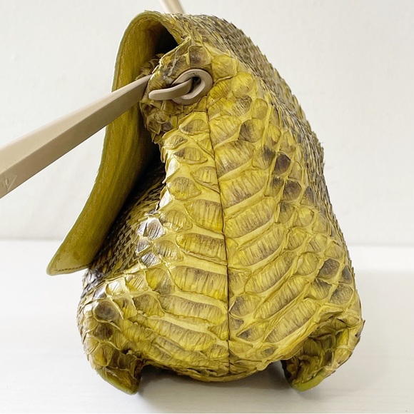❤️SOLD❤️Bottega Veneta yellow snakeskin leather vintage shoulder bag - Picture 4 of 13